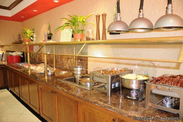 Holiday Inn Hotel Atlanta-Northlake, A Full Service Hotel Такер Ресторан фото